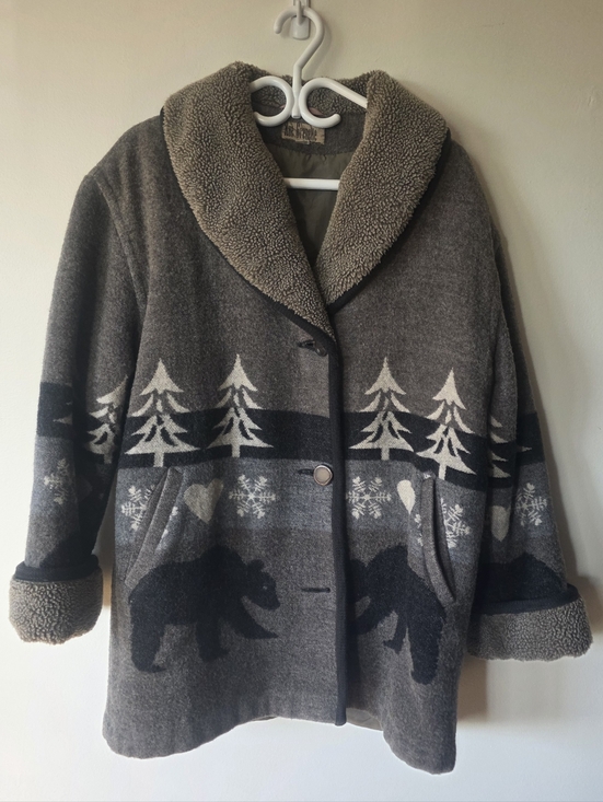 Rue Grenelle Jackets & Blazers - Vintage Wool Blend Cabin Coat. Bear Print With A Sherpa Collar